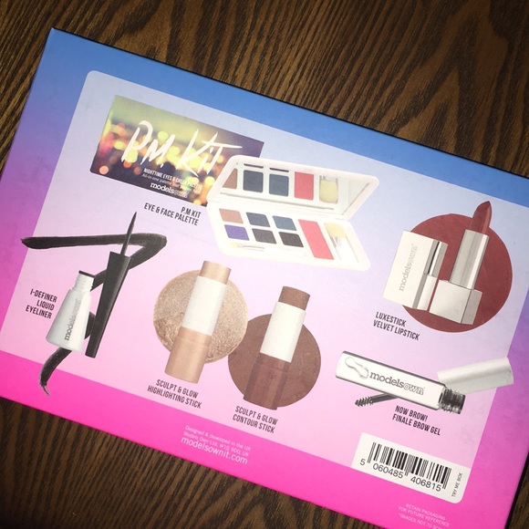 Models Own makeup kit - Picture 4 of 4